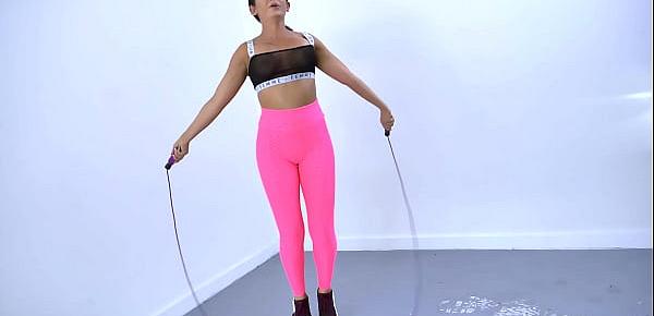  Yoga Girl Jumps Rope and Make Titties Bounce